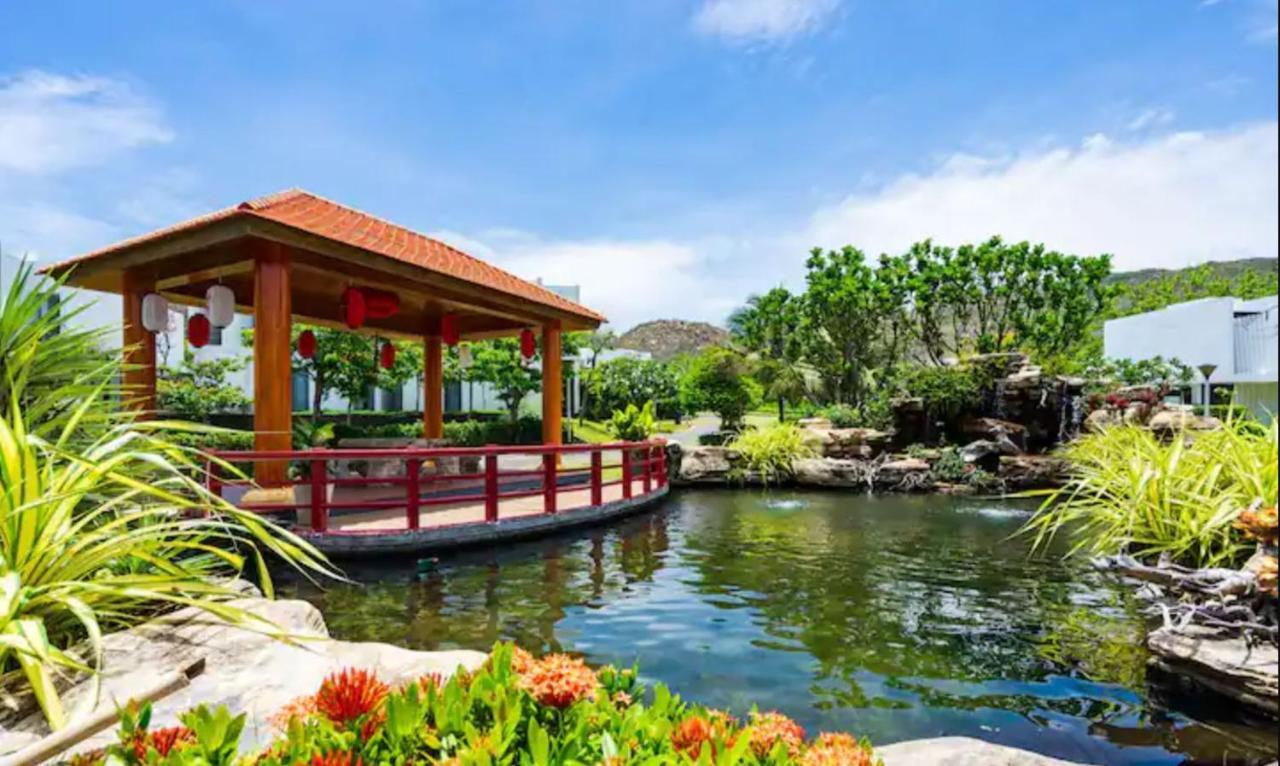 Oceanami Villa Resort: Beachfront Villas with Pool and BBQ in Long Hai Exterior photo