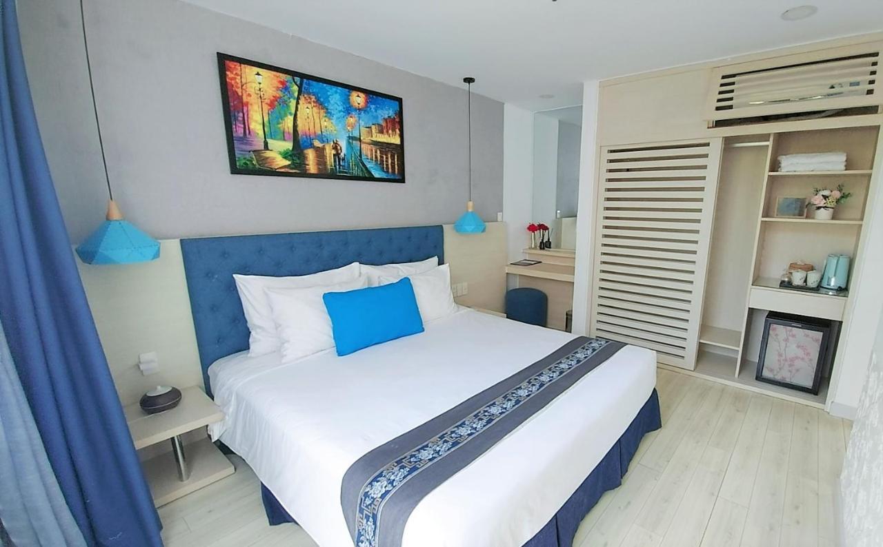 Oceanami Villa Resort: Beachfront Villas with Pool and BBQ in Long Hai Exterior photo